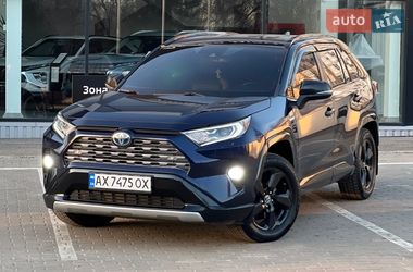 Внедорожник / Кроссовер Toyota RAV4 2018 в Харькове