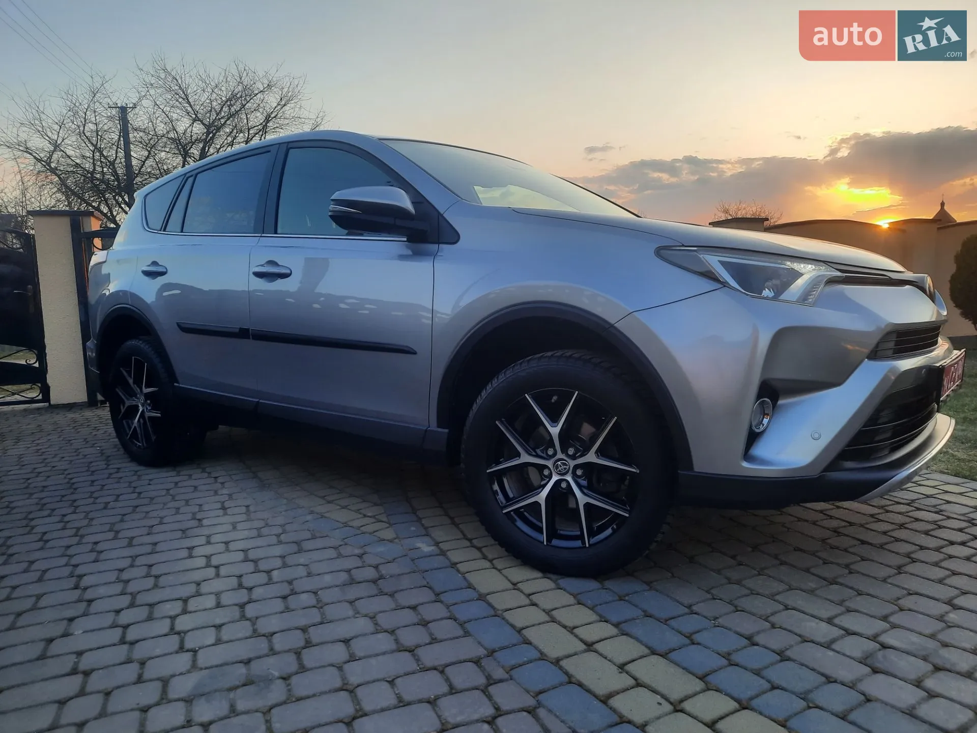 2017 Toyota RAV 4 - мініатюра 8