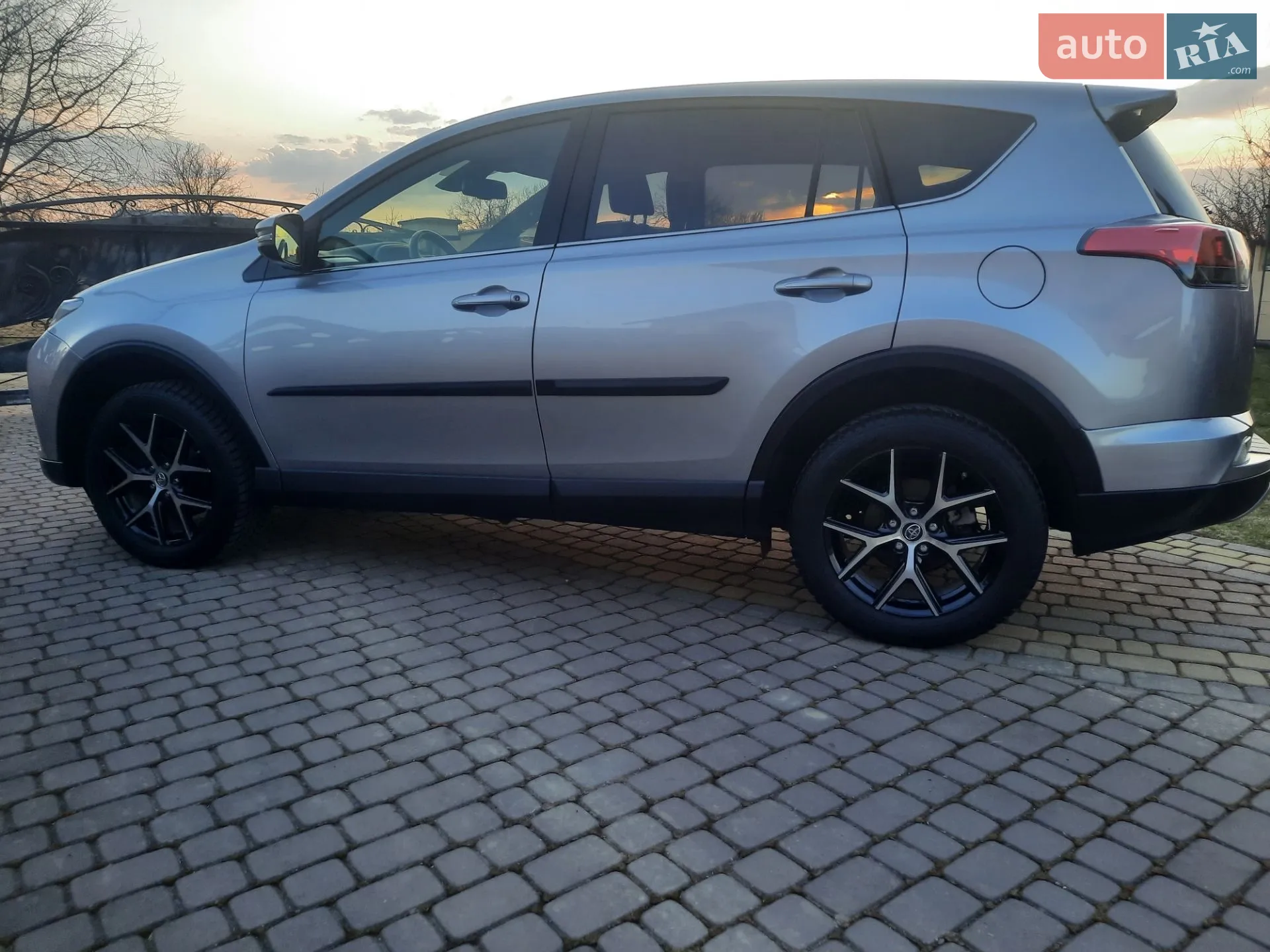 2017 Toyota RAV 4 - мініатюра 17