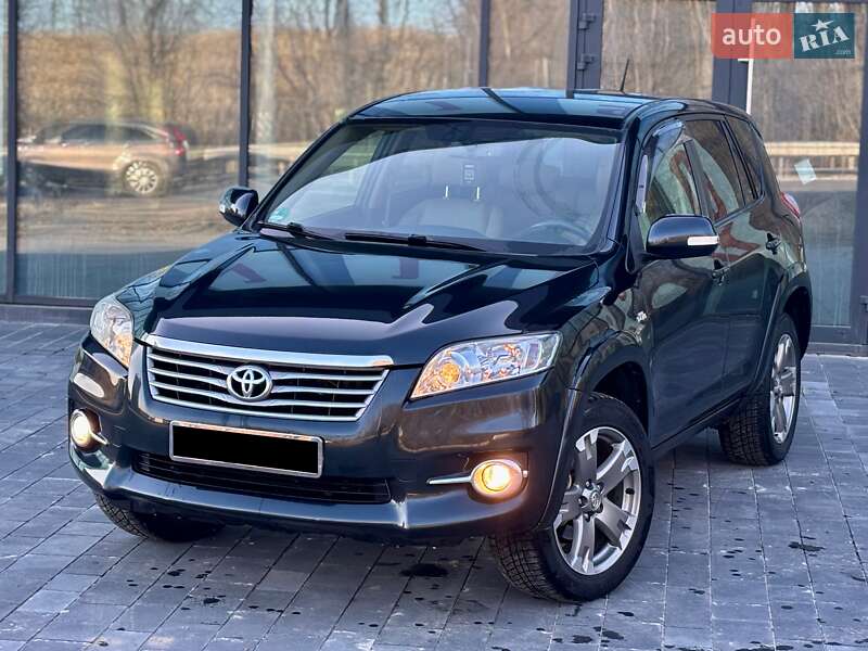 Внедорожник / Кроссовер Toyota RAV4 2011 в Тернополе