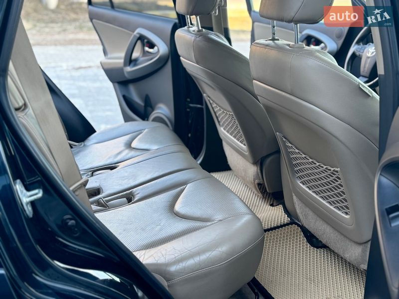 Внедорожник / Кроссовер Toyota RAV4 2011 в Тернополе