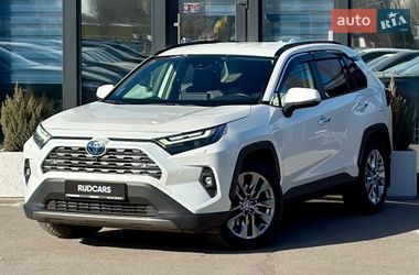 Позашляховик / Кросовер Toyota RAV4 2021 в Кременчуці