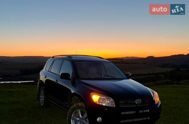 Позашляховик / Кросовер Toyota RAV4 2006 в Чернівцях