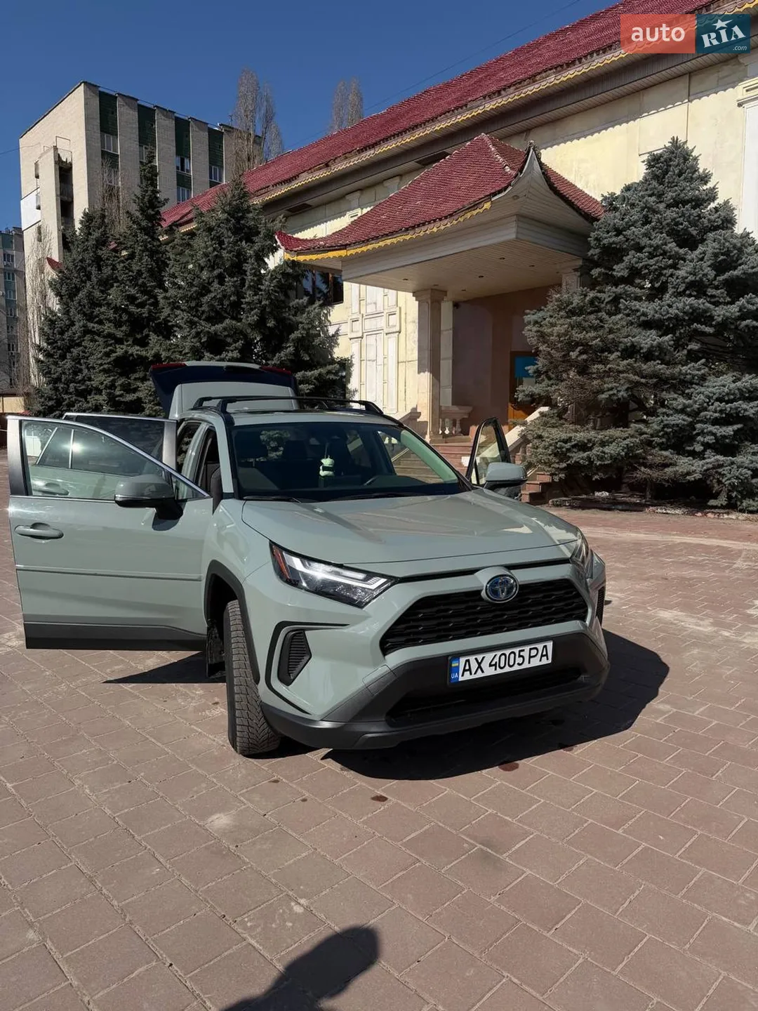 2022 Toyota RAV 4 - мініатюра 3