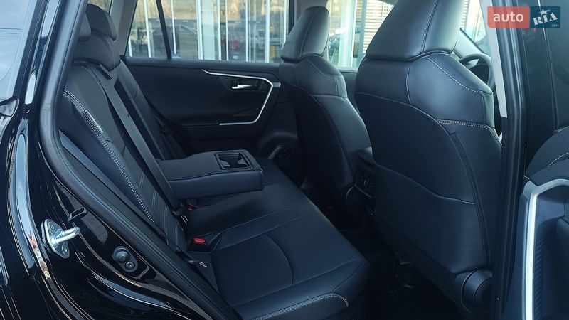 Внедорожник / Кроссовер Toyota RAV4 2024 в Киеве