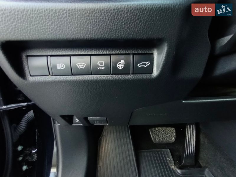 Позашляховик / Кросовер Toyota RAV4 2020 в Рівному