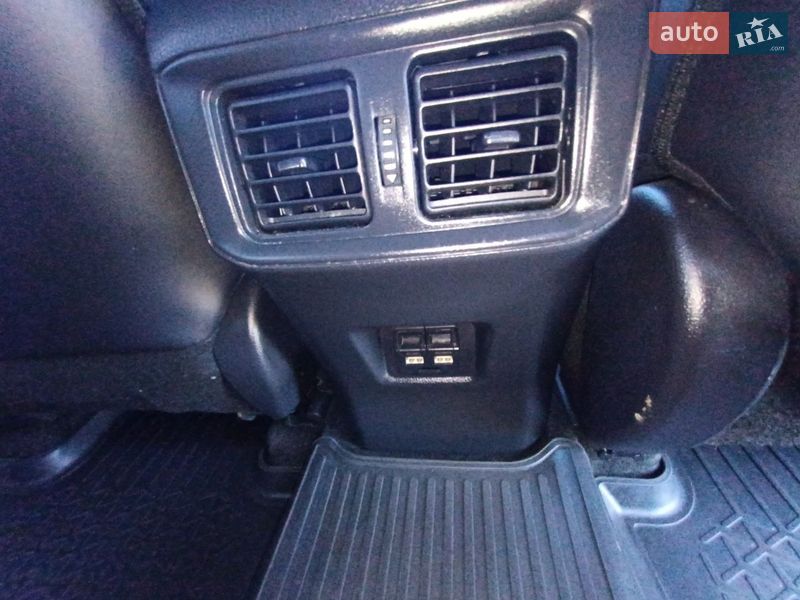 Позашляховик / Кросовер Toyota RAV4 2020 в Рівному