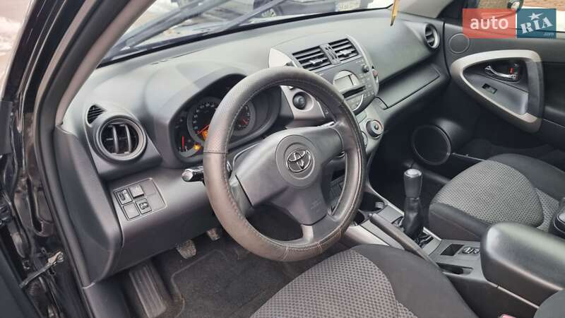 Внедорожник / Кроссовер Toyota RAV4 2006 в Кропивницком