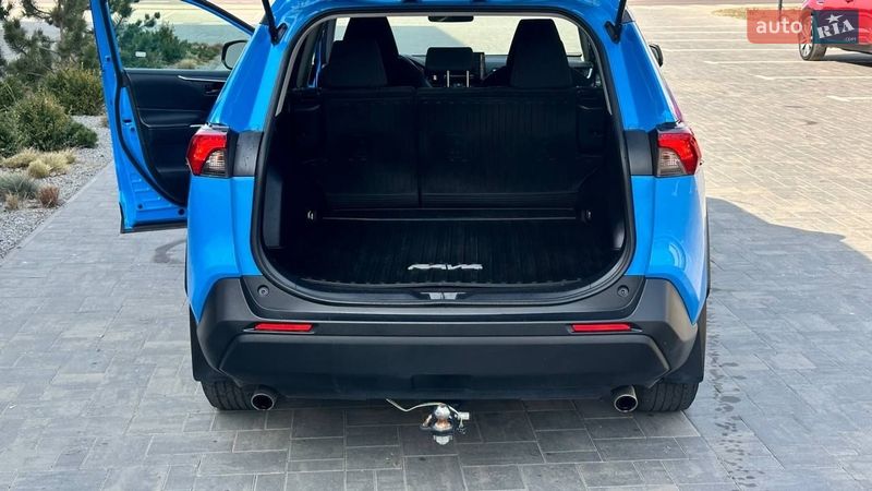 Внедорожник / Кроссовер Toyota RAV4 2019 в Луцке