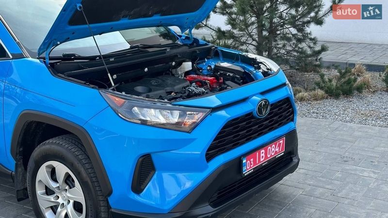 Внедорожник / Кроссовер Toyota RAV4 2019 в Луцке