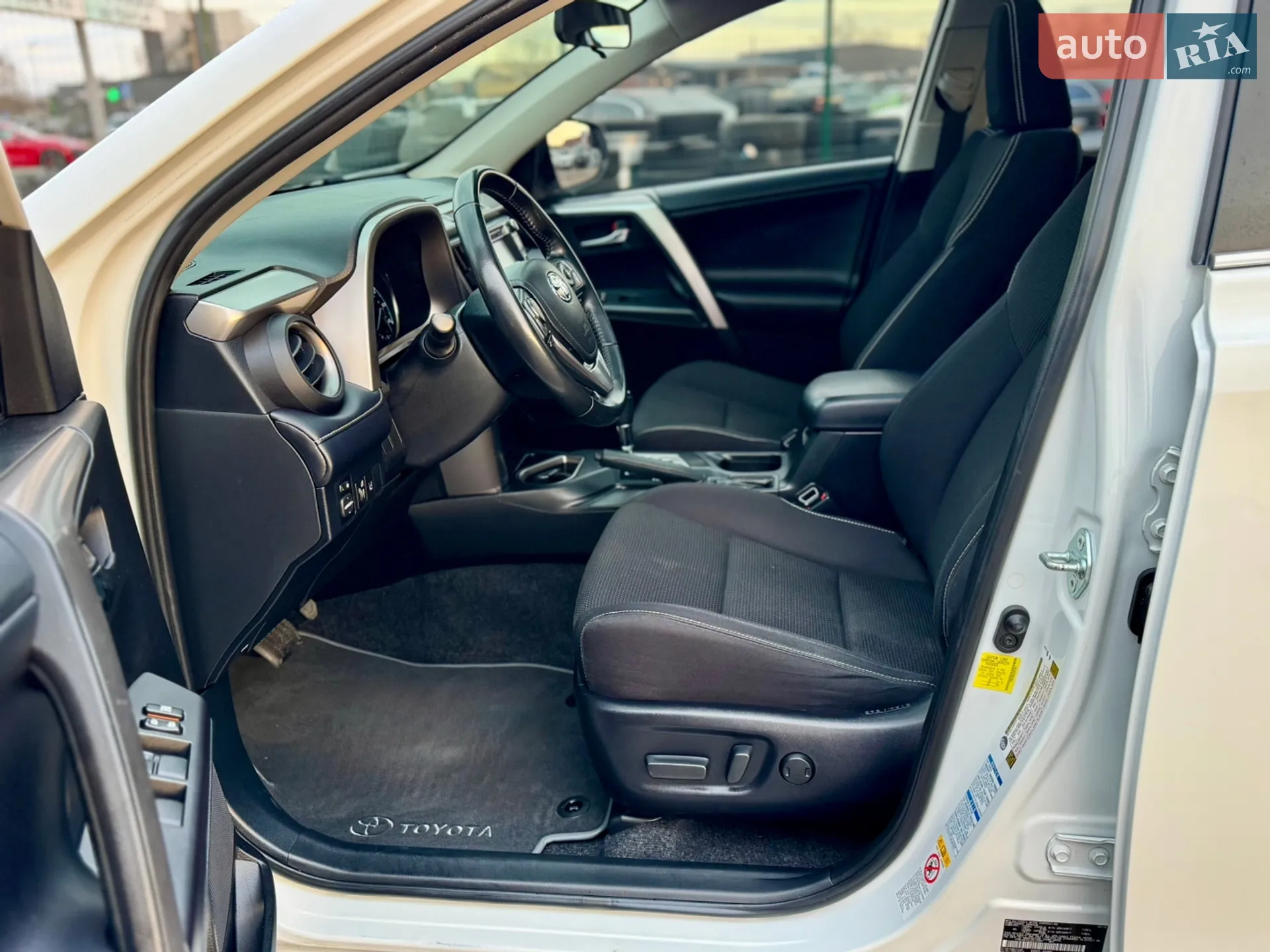 2018 Toyota RAV 4 - мініатюра 23