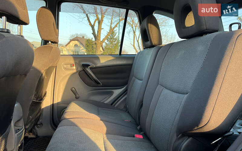 Внедорожник / Кроссовер Toyota RAV4 2002 в Коломые