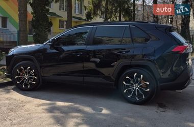 Позашляховик / Кросовер Toyota RAV4 2019 в Тернополі