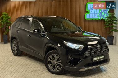 Внедорожник / Кроссовер Toyota RAV4 2021 в Киеве