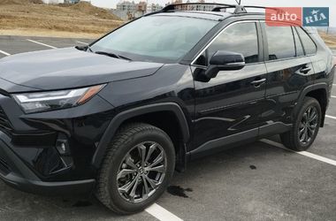 Позашляховик / Кросовер Toyota RAV4 2024 в Рівному