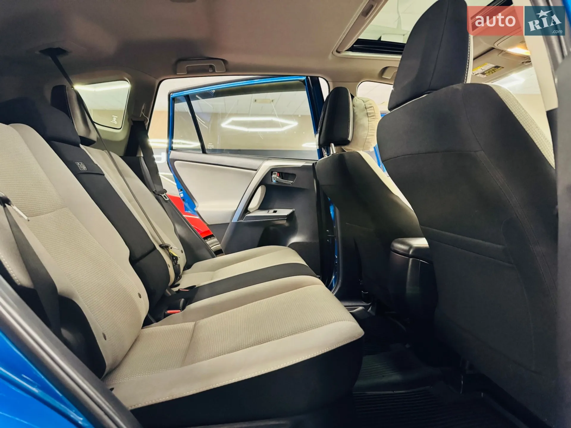 2017 Toyota RAV 4 - мініатюра 18