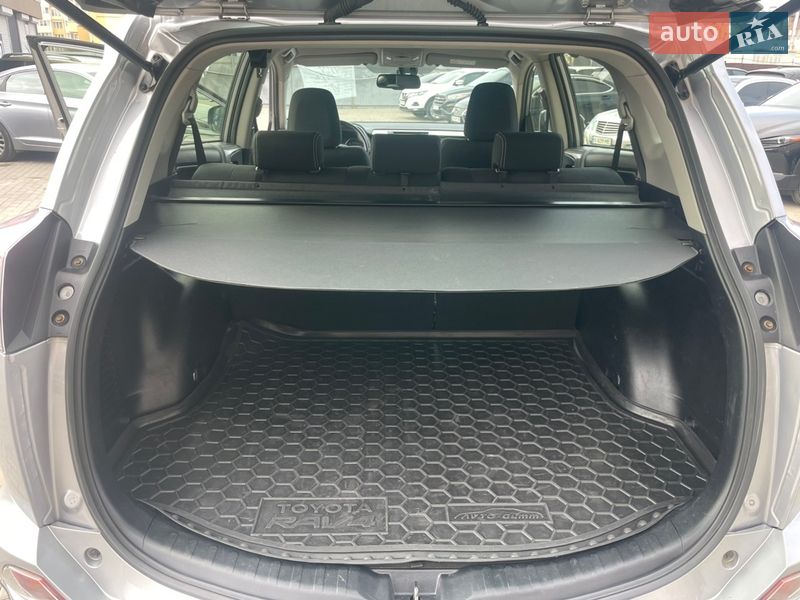 Внедорожник / Кроссовер Toyota RAV4 2017 в Киеве