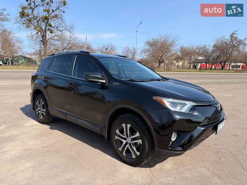 Внедорожник / Кроссовер Toyota RAV4 2016 в Черкассах