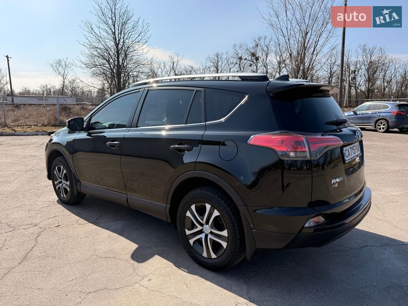 Внедорожник / Кроссовер Toyota RAV4 2016 в Черкассах