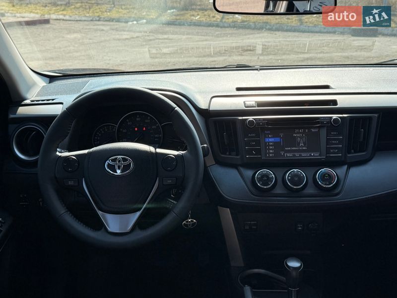 Внедорожник / Кроссовер Toyota RAV4 2016 в Черкассах