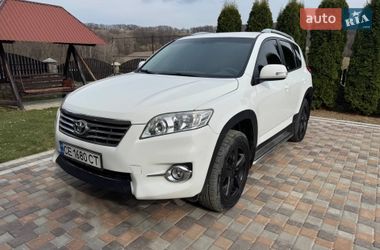 Внедорожник / Кроссовер Toyota RAV4 2012 в Сторожинце