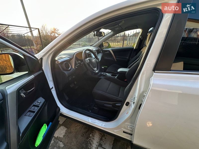 Позашляховик / Кросовер Toyota RAV4 2017 в Дрогобичі