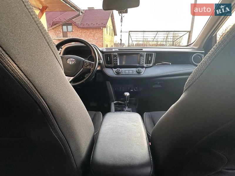 Позашляховик / Кросовер Toyota RAV4 2017 в Дрогобичі