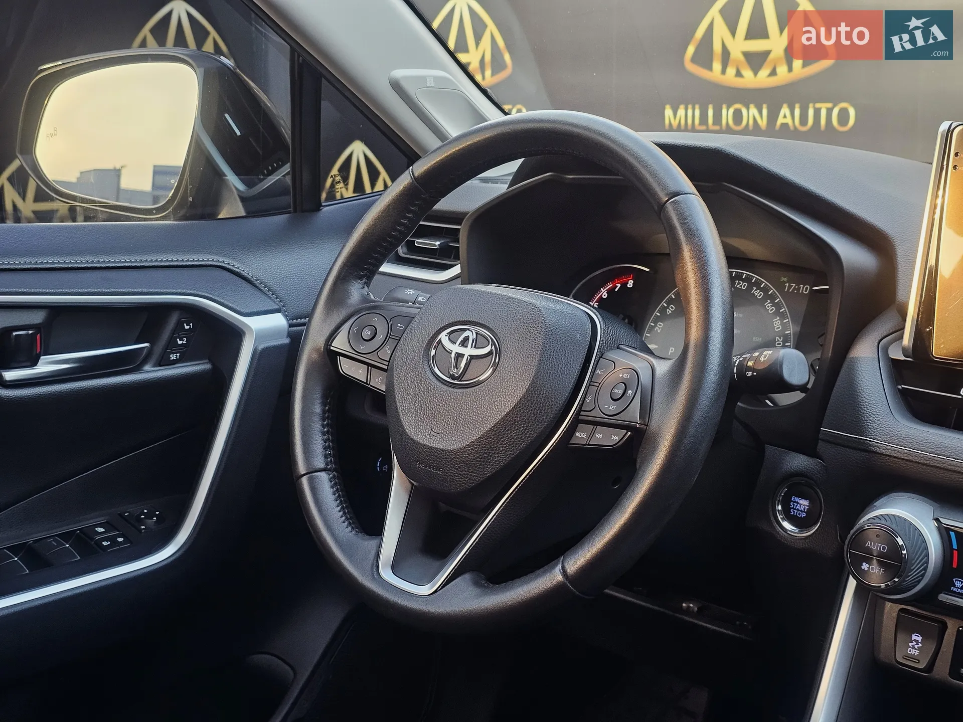 2019 Toyota RAV 4 - мініатюра 18