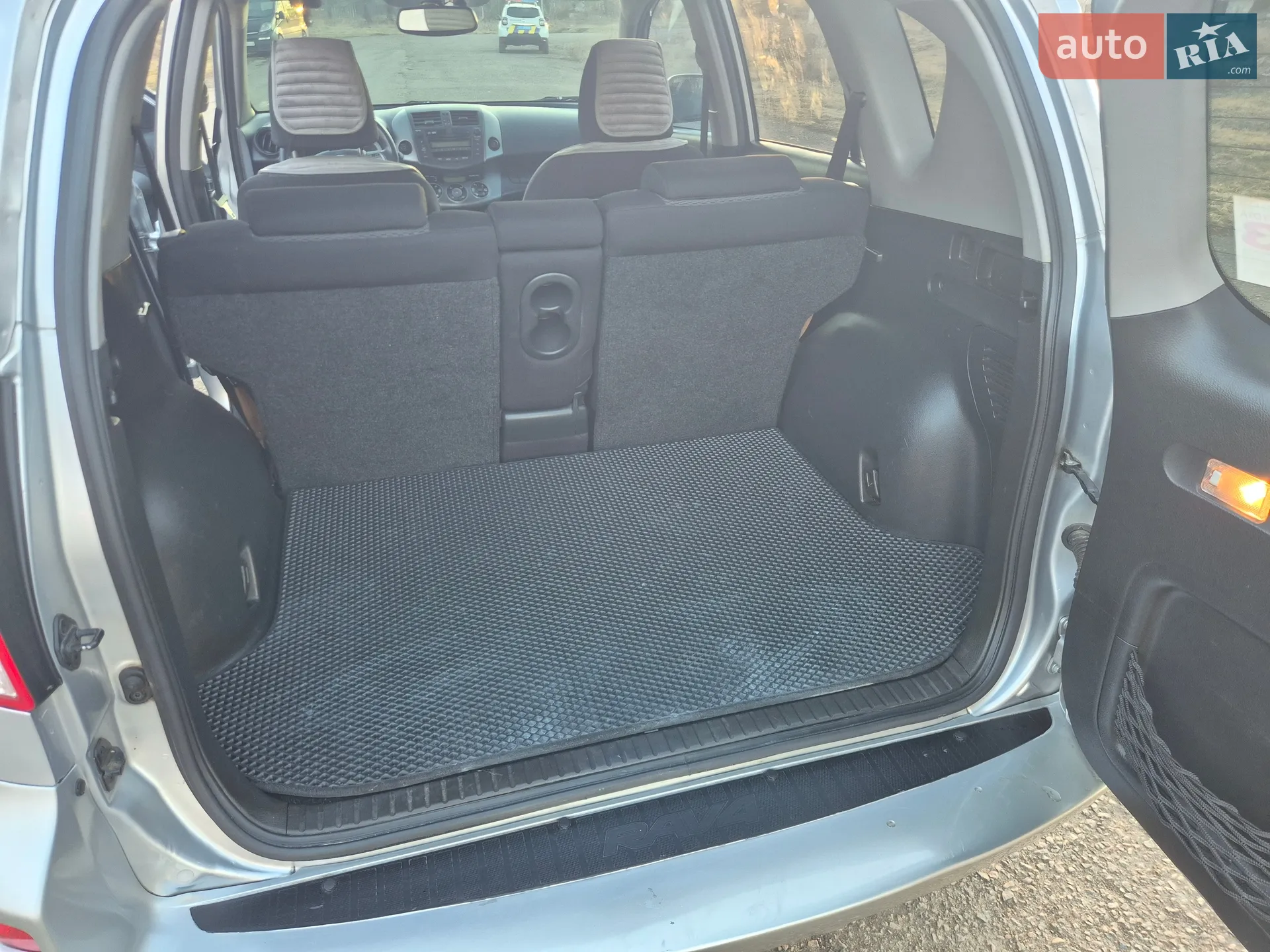 2010 Toyota RAV 4 - мініатюра 11