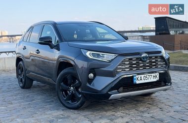 Позашляховик / Кросовер Toyota RAV4 2021 в Києві