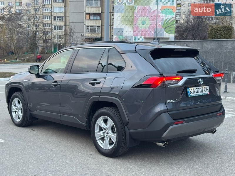 Позашляховик / Кросовер Toyota RAV4 2020 в Харкові