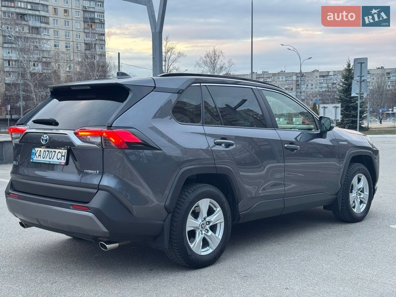 Позашляховик / Кросовер Toyota RAV4 2020 в Харкові