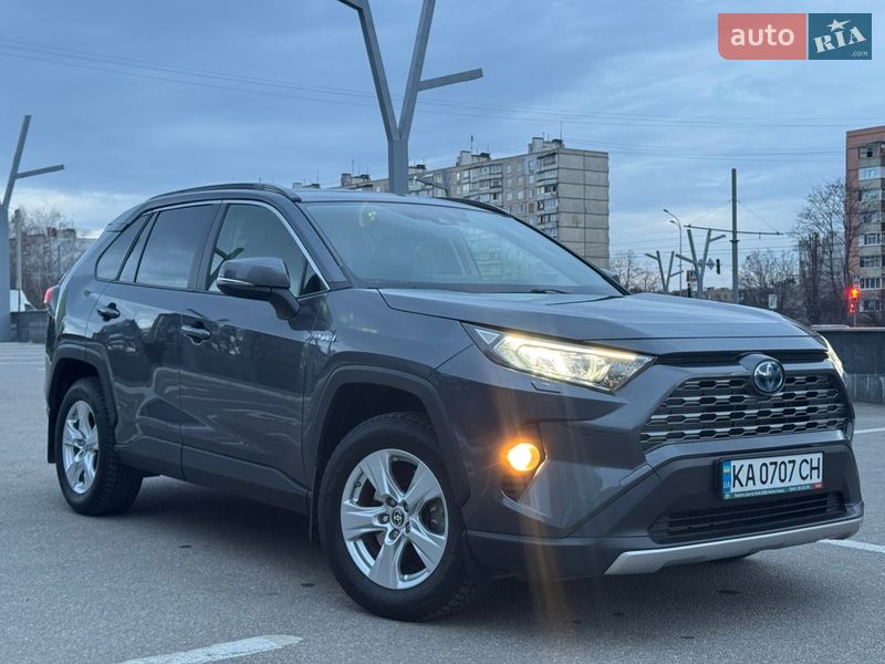 Позашляховик / Кросовер Toyota RAV4 2020 в Харкові