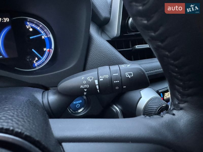 Позашляховик / Кросовер Toyota RAV4 2020 в Харкові