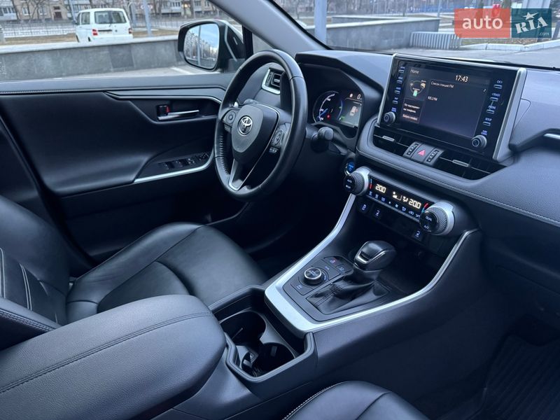 Позашляховик / Кросовер Toyota RAV4 2020 в Харкові
