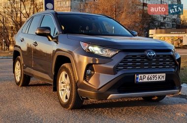 Позашляховик / Кросовер Toyota RAV4 2021 в Запоріжжі