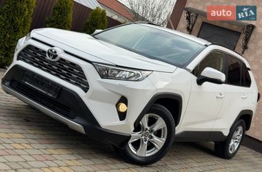 Внедорожник / Кроссовер Toyota RAV4 2019 в Ивано-Франковске