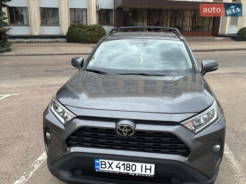 Внедорожник / Кроссовер Toyota RAV4 2021 в Хмельницком