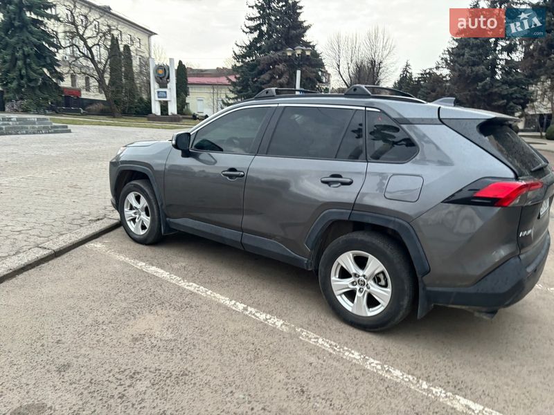 Внедорожник / Кроссовер Toyota RAV4 2021 в Хмельницком