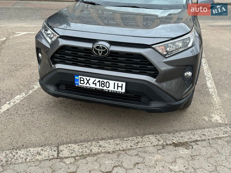 Внедорожник / Кроссовер Toyota RAV4 2021 в Хмельницком