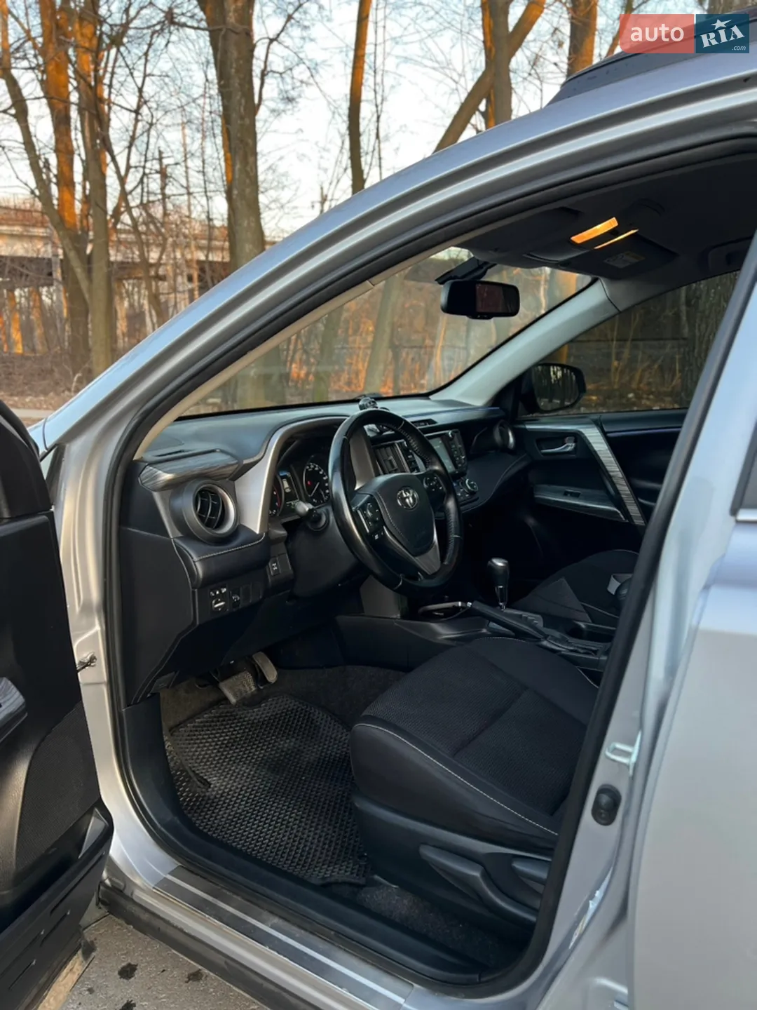 2017 Toyota RAV 4 - мініатюра 11