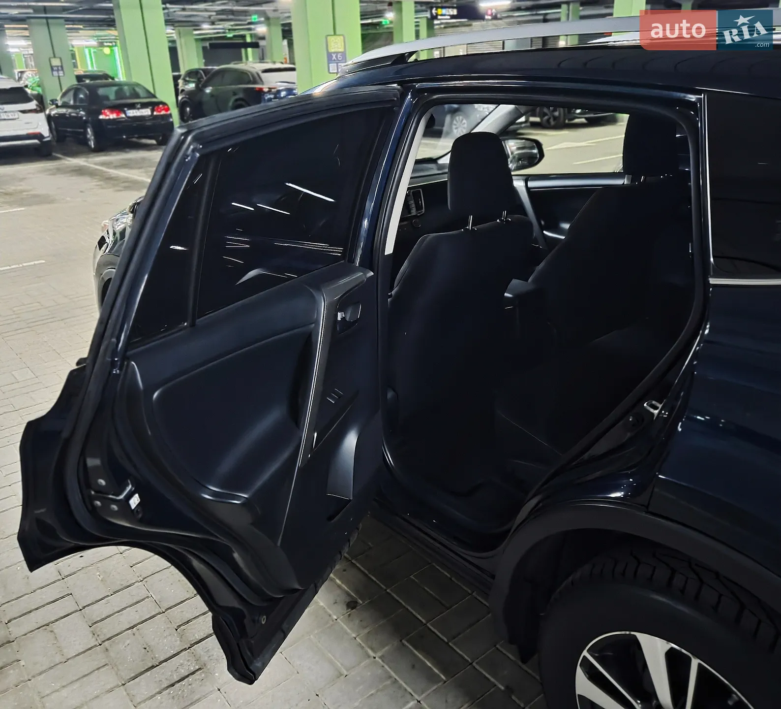 2017 Toyota RAV 4 - мініатюра 4
