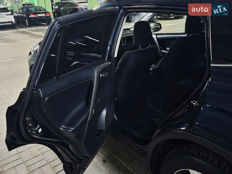 Внедорожник / Кроссовер Toyota RAV4 2017 в Киеве фото 4 Внедорожник / Кроссовер Toyota RAV4 2017 в Киеве