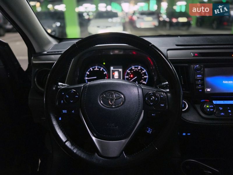 Внедорожник / Кроссовер Toyota RAV4 2017 в Киеве фото 16 Внедорожник / Кроссовер Toyota RAV4 2017 в Киеве