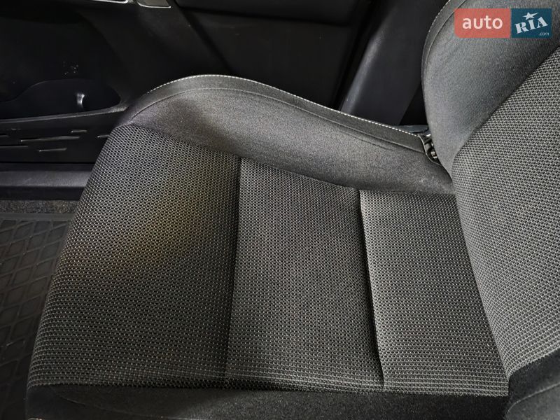 Внедорожник / Кроссовер Toyota RAV4 2017 в Киеве фото 22 Внедорожник / Кроссовер Toyota RAV4 2017 в Киеве