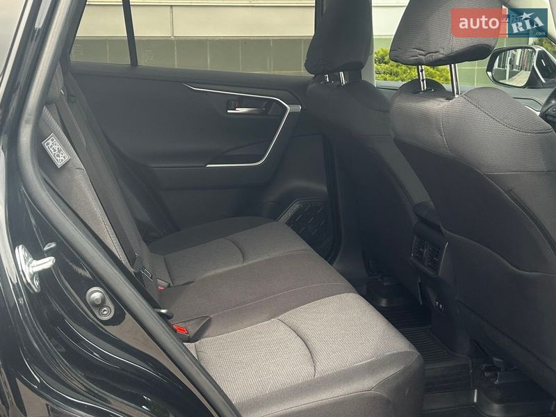 Внедорожник / Кроссовер Toyota RAV4 2020 в Черновцах