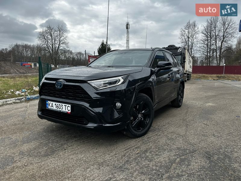 Позашляховик / Кросовер Toyota RAV4 2020 в Києві