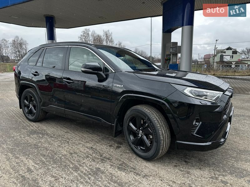Позашляховик / Кросовер Toyota RAV4 2020 в Києві