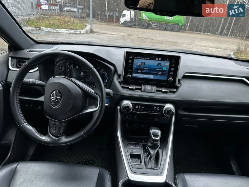 Позашляховик / Кросовер Toyota RAV4 2020 в Києві