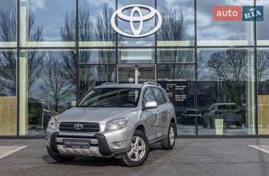 Позашляховик / Кросовер Toyota RAV4 2006 в Дніпрі